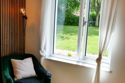 Taman di luar Home in Longwell Green