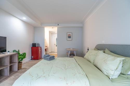 300 Elegant Suite #312 With Ac – Photos 3