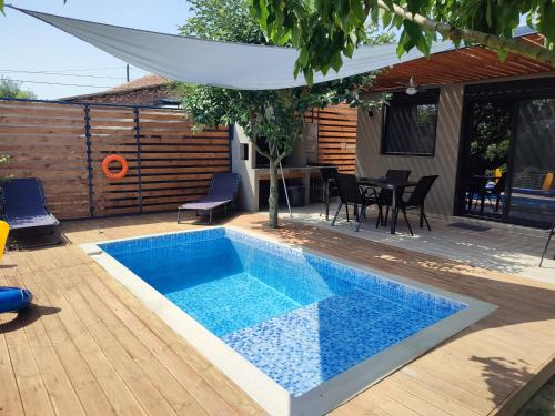 Het zwembad bij of vlak bij mosquito Luxury Studio