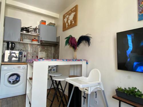 SUPER APPARTEMENT AU COEUR DE MONTMARTRE