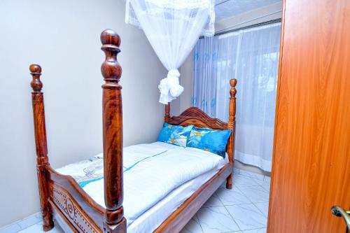 Una cama o camas en una habitación de Peace of Mind Suites