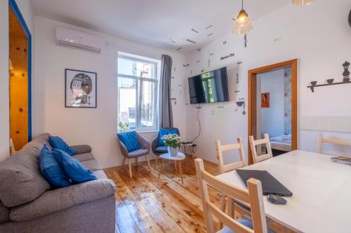 Blue house Sofia Top Center 3BDR family & friends