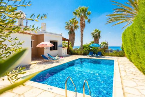 Villa Lela Tria: Large Private Pool, Walk to Beach, Sea Views, A/C, WiFi, Car Not Required, Eco-Frie