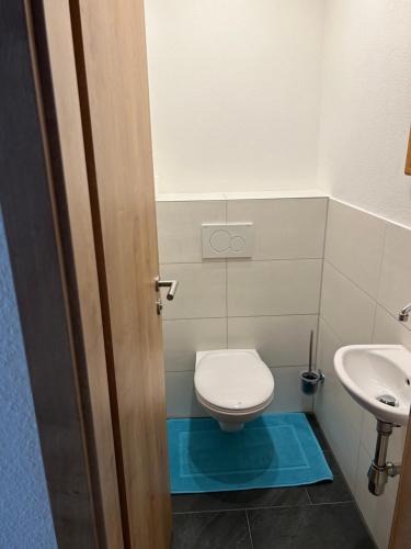 Kylpyhuone majoituspaikassa Ferienwohnung Cavallino 2