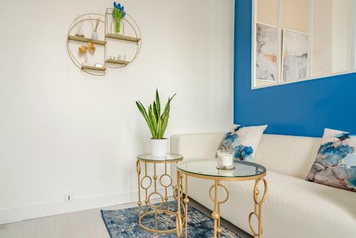 Χώρος καθιστικού στο Proche Paris • Superbe studio refait à neuf •