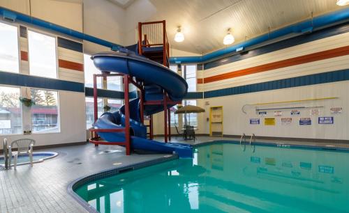 Piscina a BCMInns - Peace River o a prop