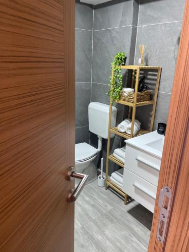 Bilik mandi di Damade apartments