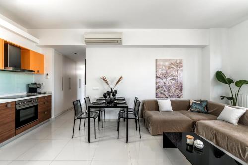 Η κουζίνα ή μικρή κουζίνα στο COZY SUITE in gated community