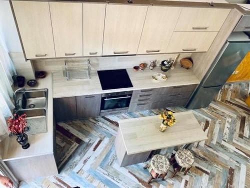 Neriides, Seaside renovated apartment with terrace near airport