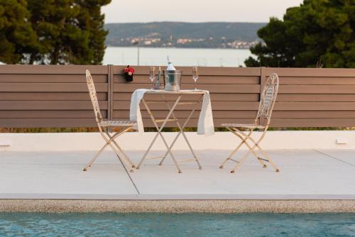 Beach Haven house with pool and Jacuzzi