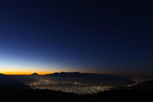 Vue générale sur la montagne ou vue sur la montagne depuis le ryokan
