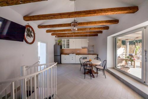 Nhà bếp/bếp nhỏ tại Villa Fjaka Rab