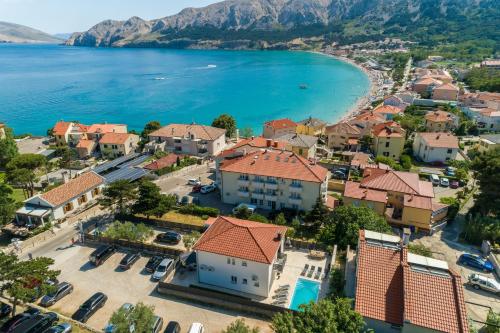 Holiday house with a swimming pool Baska, Krk - 21537