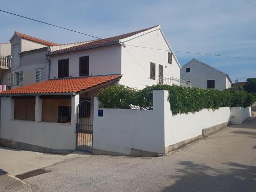 Holiday house with a parking space Milna, Brac - 20140