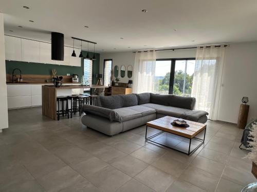 Η κουζίνα ή μικρή κουζίνα στο Agréable villa récente au cœur d’un charmant petit village