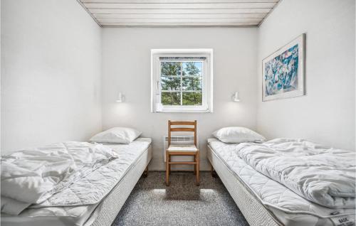 Katil atau katil-katil dalam bilik di 6 Bedroom Beautiful Home In Rømø