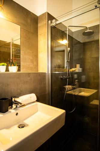 Raimond Apartment