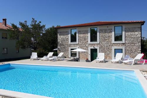 Family-friendly apartments with swimming pool Pomer, Medulin - 17681