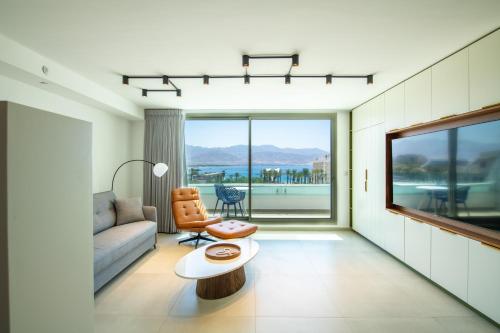 Beach side -Luxury sea View Amazing pool Eilat Luxury