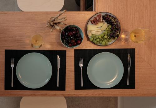 Makanan di atau berdekatan apartmen