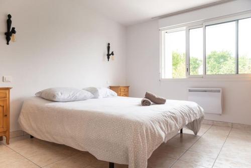 Photo de la galerie de l'établissement Magnifique Villa, piscine chauffée, proche plage, à Avrillé