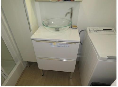 Photo de la galerie de l'établissement Studio proche plage climatisé avec parking, à Sète