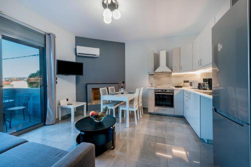 Eramel Cozy Apartment with Sea View