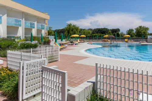 Bazén v ubytování Hotel Maregolf nebo v jeho okolí