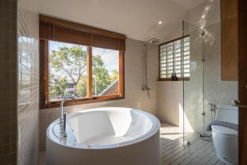 Muan Hotel 욕실