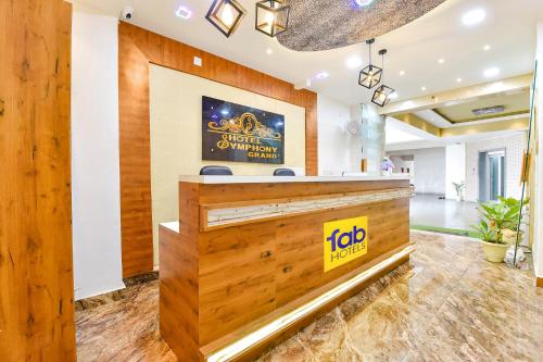 FabHotel Symphony Grandにあるテレビまたはエンターテインメントセンター