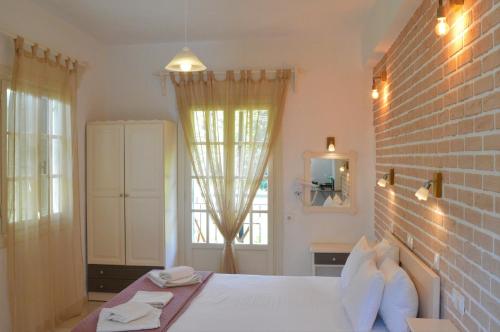 Gallery image of Anna George Studios in Stafylos