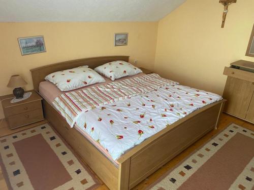 Una cama o camas en una habitación de Apartman Zeko