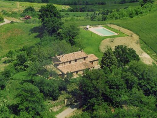 Ptičja perspektiva nastanitve Cosy Farmhouse in Proceno with Swimming Pool