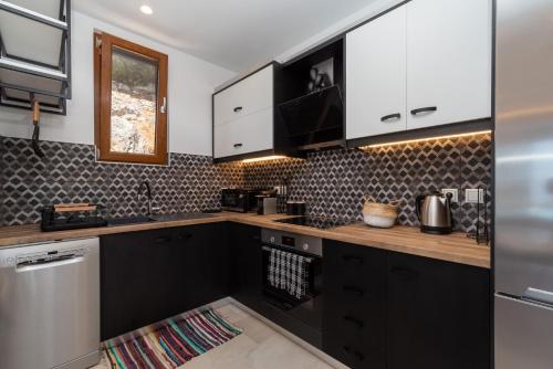 Η κουζίνα ή μικρή κουζίνα στο Villa K-Villa with private pool
