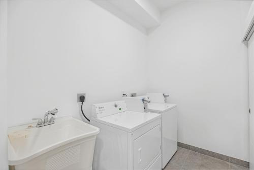 Up to 12 Guests! Modern villa near Wynwood photo 28