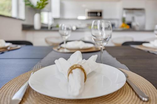 Up to 12 Guests! Modern villa near Wynwood photo 21