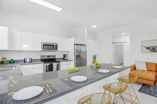 Up to 12 Guests! Modern villa near Wynwood photo 29