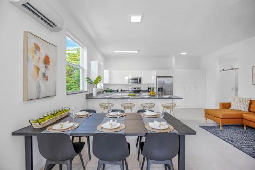 Up to 12 Guests! Modern villa near Wynwood photo 31