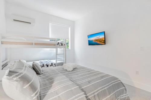 Up to 12 Guests! Modern villa near Wynwood photo 24