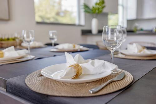 Up to 12 Guests! Modern villa near Wynwood photo 33