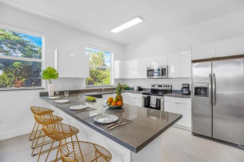 Up to 12 Guests! Modern villa near Wynwood photo 34