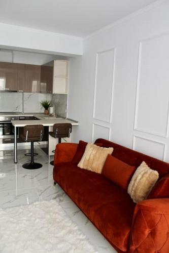 Una cocina o zona de cocina en Luxe Central Apt: Free Parking