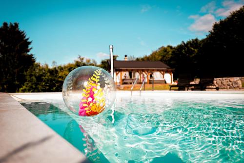 Holiday House Sunset Spa with Private Pool and Jacuzzi