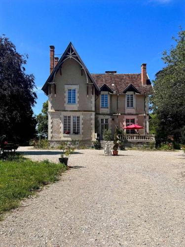 The Rooms of Vilmorais - Red