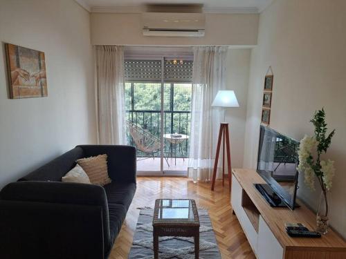Cozy 1-bedroom with balcony and 1 block away from Metro!