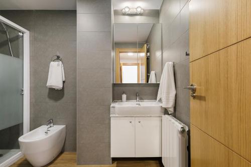 Apartamento Fénix, climatizado, parking y metro en la puerta