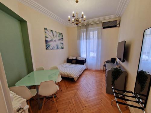 Rivoli SeaSide Apartment