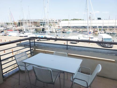 Les Grands Yatchs avec Parking