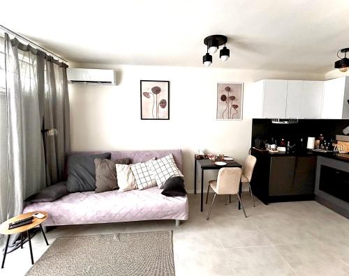 Sky Apartment Comfy Suite Pereca