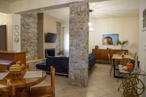 Μια τηλεόραση ή/και κέντρο ψυχαγωγίας στο Marios house